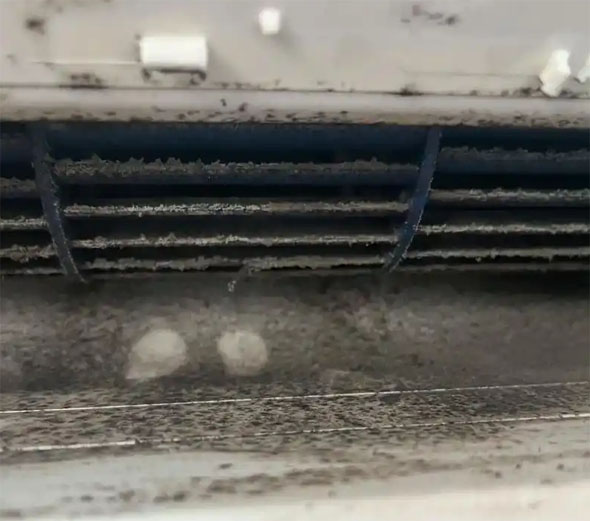 叶集空调吹的风有股烧焦味是怎么回事